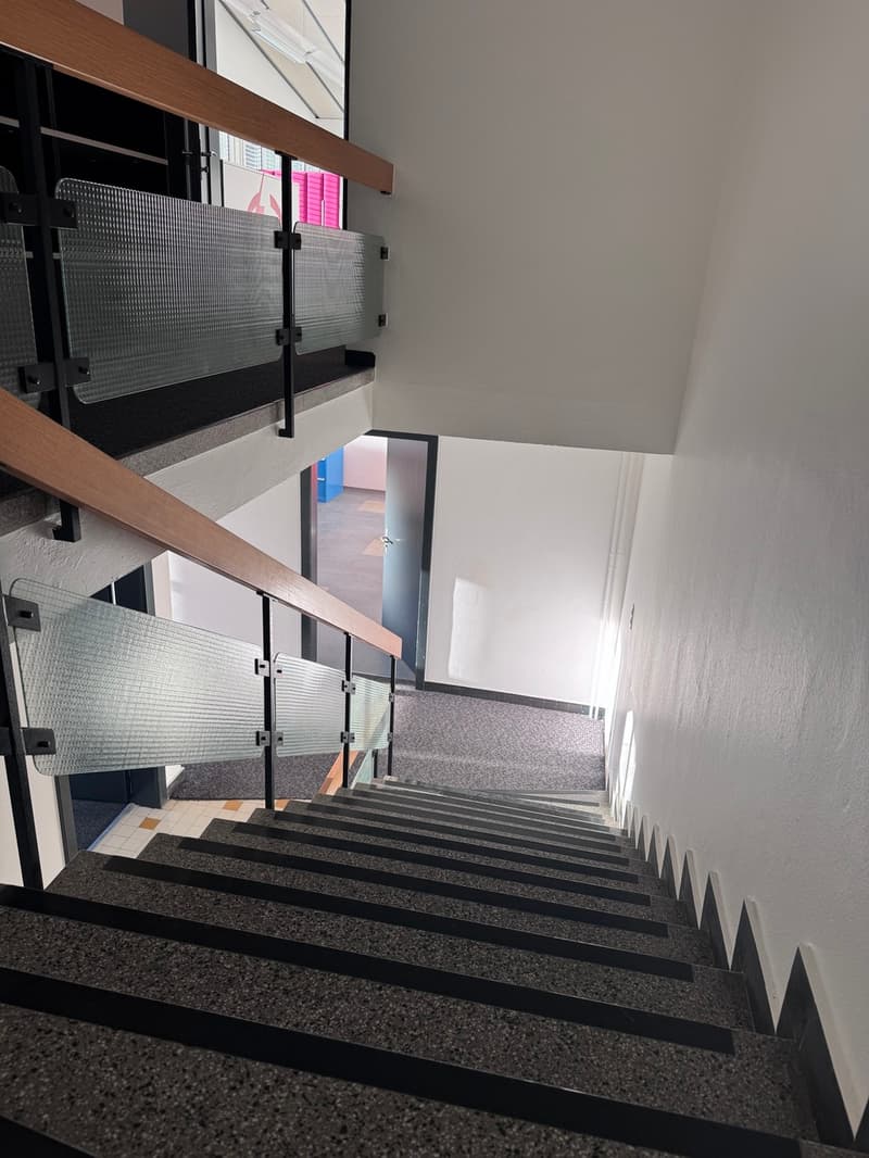 Büros und Lager in Granges-Marnand, 408 m2 zur Miete (9)