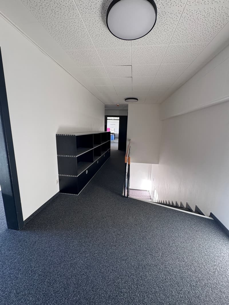 Büros und Lager in Granges-Marnand, 408 m2 zur Miete (6)