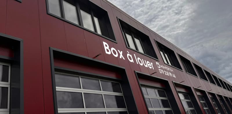 Yverdon-les-Bains, in affitto, BOX di 120 m2 con porta sezionale (3)