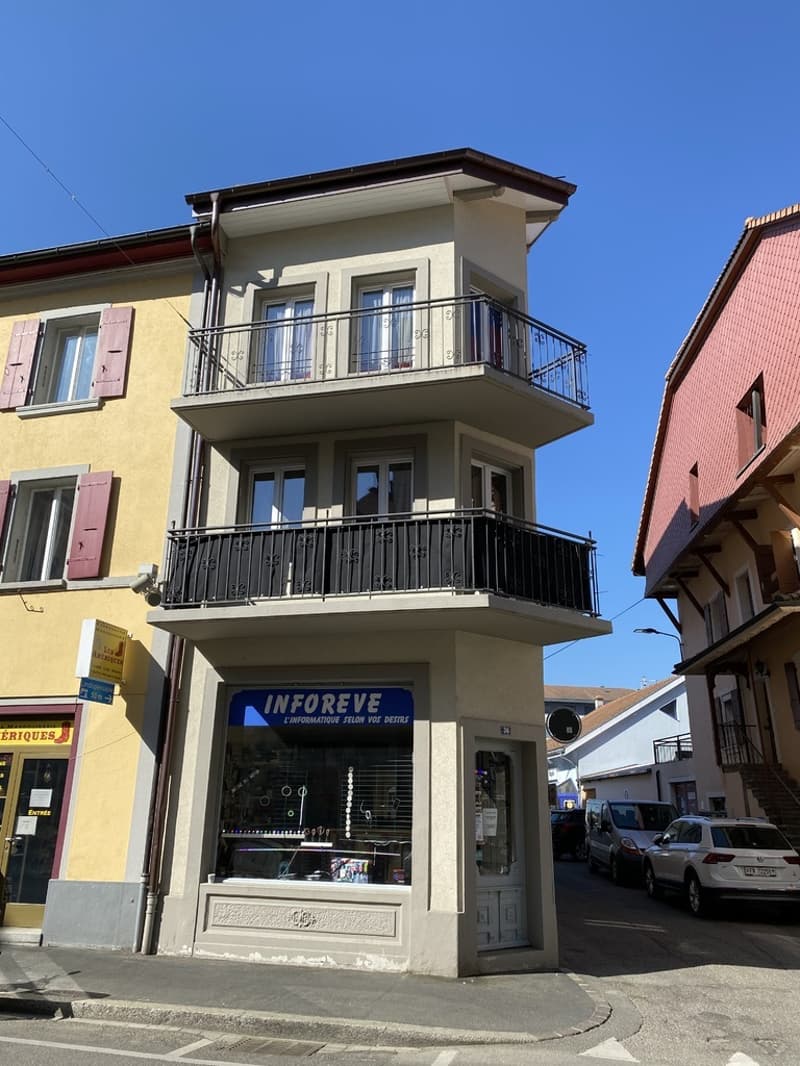 Payerne, for sale, building with 5 apartments and a commercial space (1)