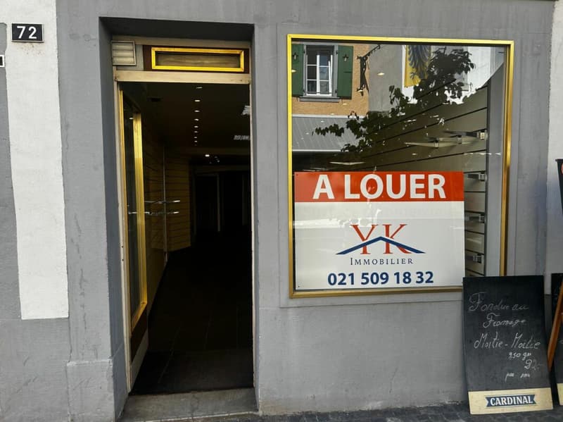 Magnificent commercial space of 75m2 with a window in the heart of Villeneuve (6)