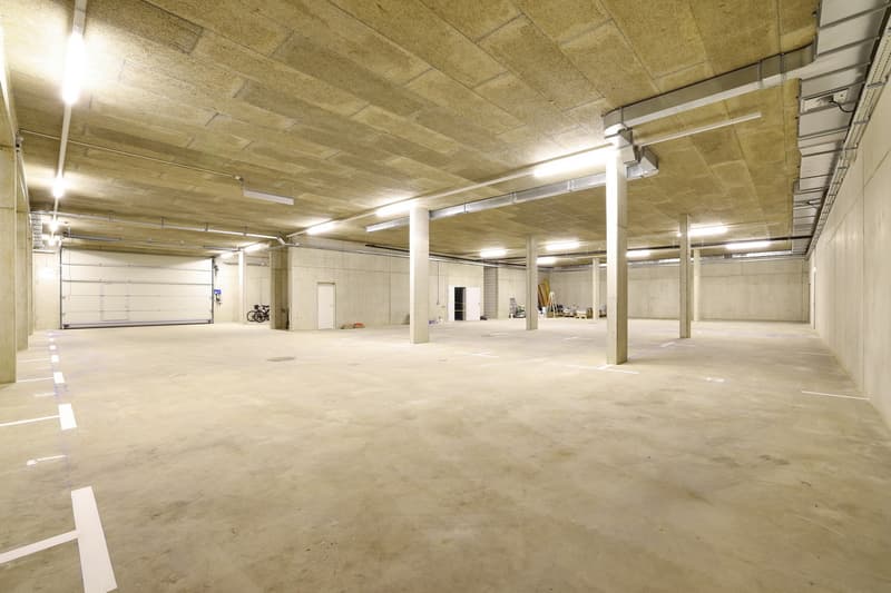 Einstellhalle / Garage souterrain