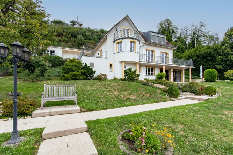 Haus und Umgebung / Maison et environnement