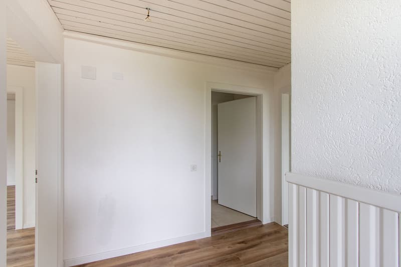 Schöne 3-Zimmer-Wohnung in Meyriez - im 1. Obergeschoss mit Laube (6)