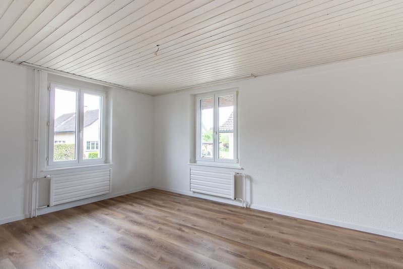 Schöne 3-Zimmer-Wohnung in Meyriez - im 1. Obergeschoss mit Laube (3)