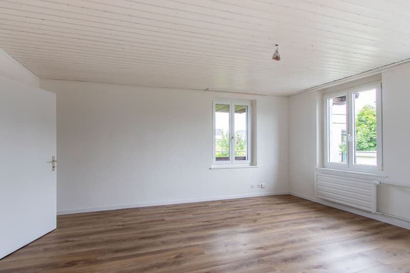 Schöne 3-Zimmer-Wohnung in Meyriez - im 1. Obergeschoss mit Laube (2)