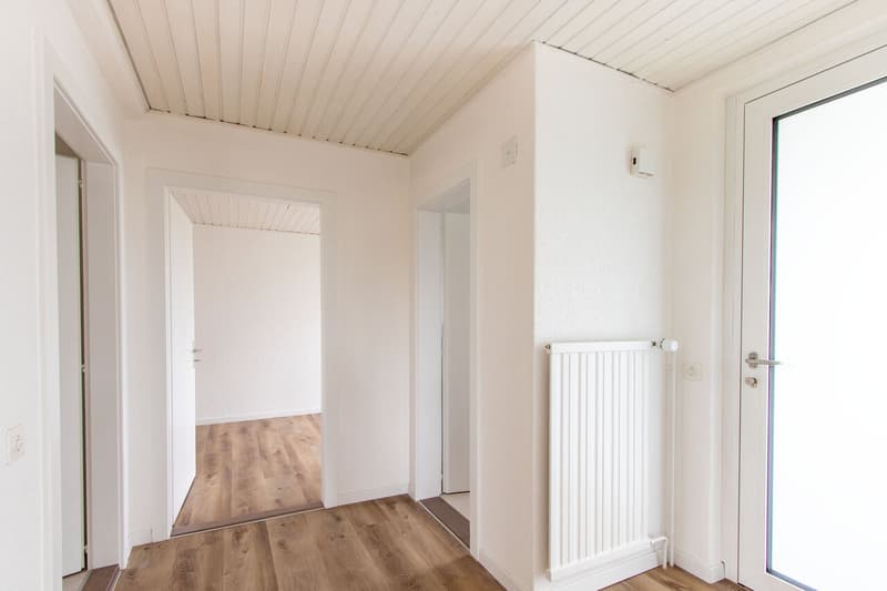 Schöne 3-Zimmer-Wohnung in Meyriez - im 1. Obergeschoss mit Laube (5)