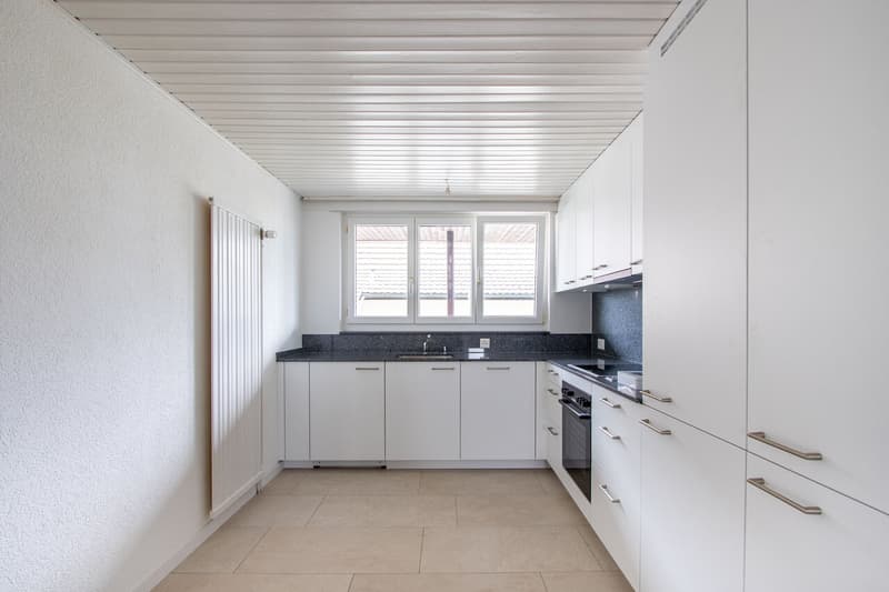 Schöne 3-Zimmer-Wohnung in Meyriez - im 1. Obergeschoss mit Laube (8)