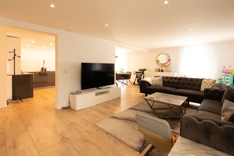 Grosszügige 5.5-Zimmer-Duplexwohnung an ruhiger Lage in Gurmels (1)