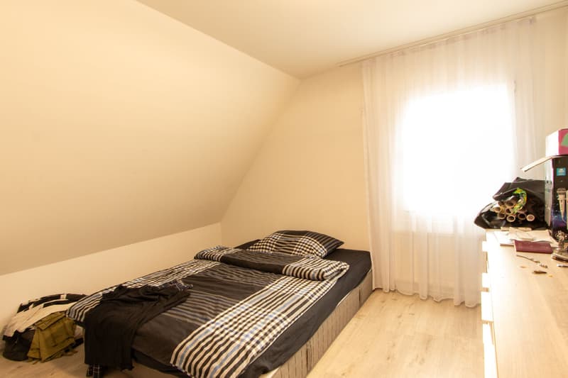 Grosszügige 5.5-Zimmer-Duplexwohnung an ruhiger Lage in Gurmels (10)
