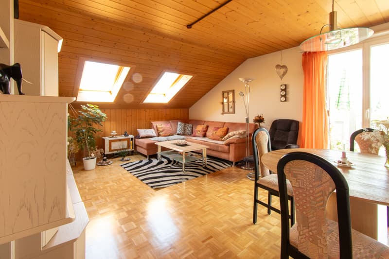 Charmante 3.5-Zimmer-Wohnung mit Seesicht in Meyriez (1)