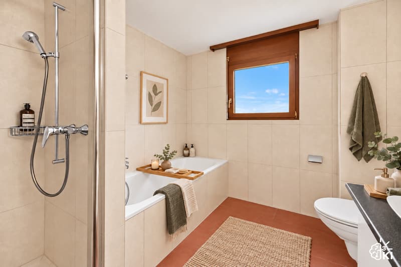 1. OG - Badezimmer / 1er étage - Salle de bains