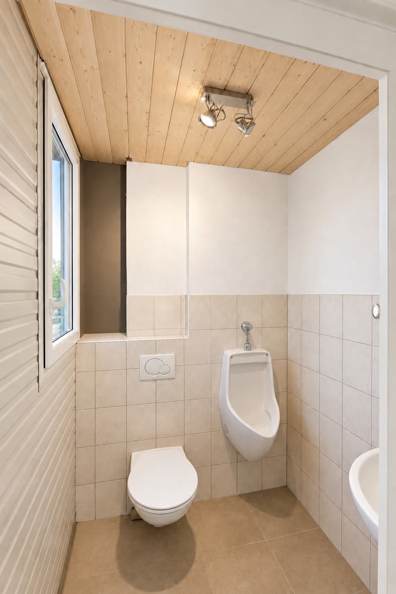 Erdgeschoss: WC Männer / Rez-de-chaussée : WC hommes