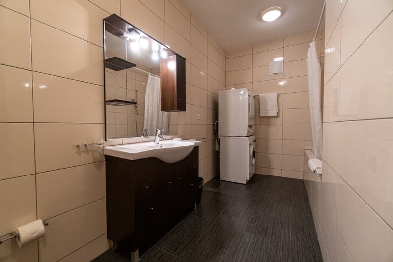 Appartement Deluxe Meublé – 2 Chambres avec Services Hôteliers (9)