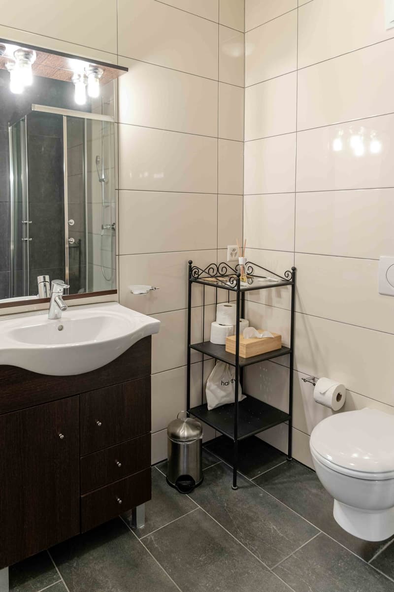 Studio Deluxe Meublé et Équipé – Avec Service hôtelier (11)