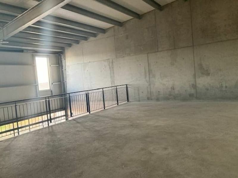 Ufficio/Amministrativo 177.38 m² a Rueyres-les-Prés (4)