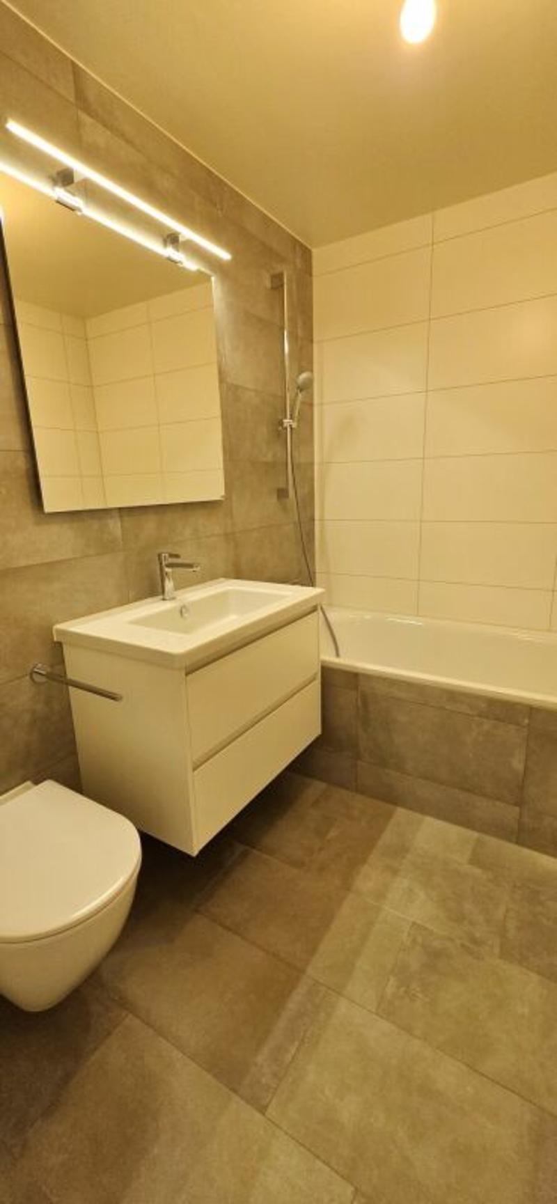Appartamento ristrutturato di 4,5 locali con balcone a Montet (10)