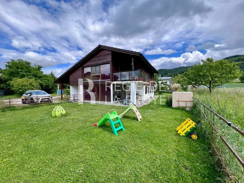 Chalet di 4.5 locali a Cheyres (1)