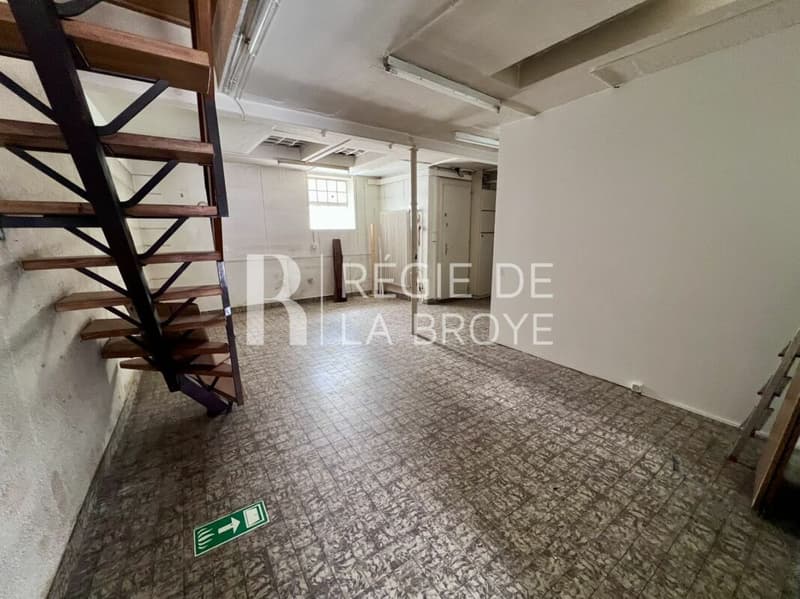 Administrative/Office 140 m2 in Estavayer-le-Lac (11)