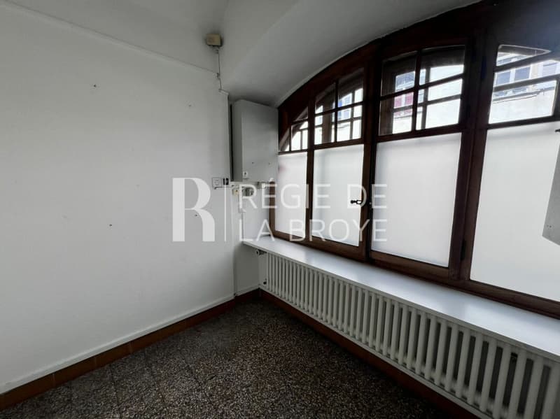 Administrative/Office 140 m2 in Estavayer-le-Lac (9)