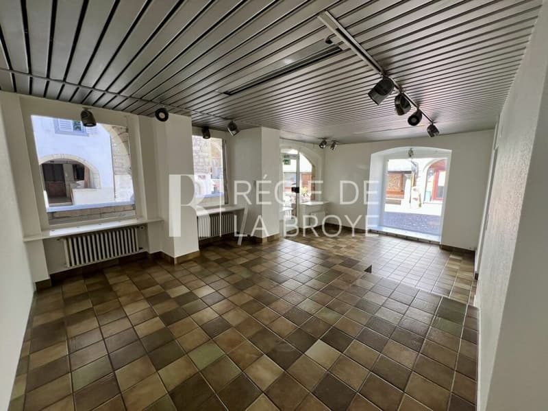 Boutique di charme sotto le arcate a Estavayer-le-Lac (1)