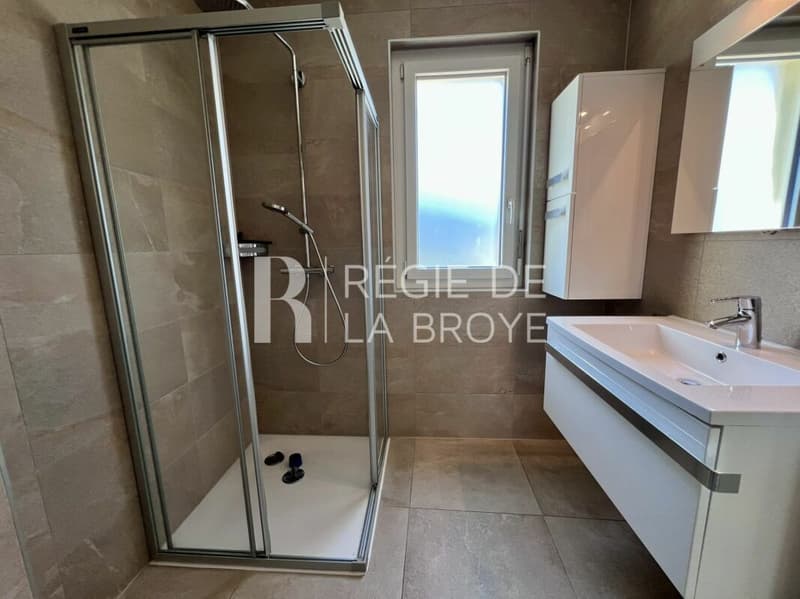 Superba villa a schiera di 5.5 locali a Portalban (11)