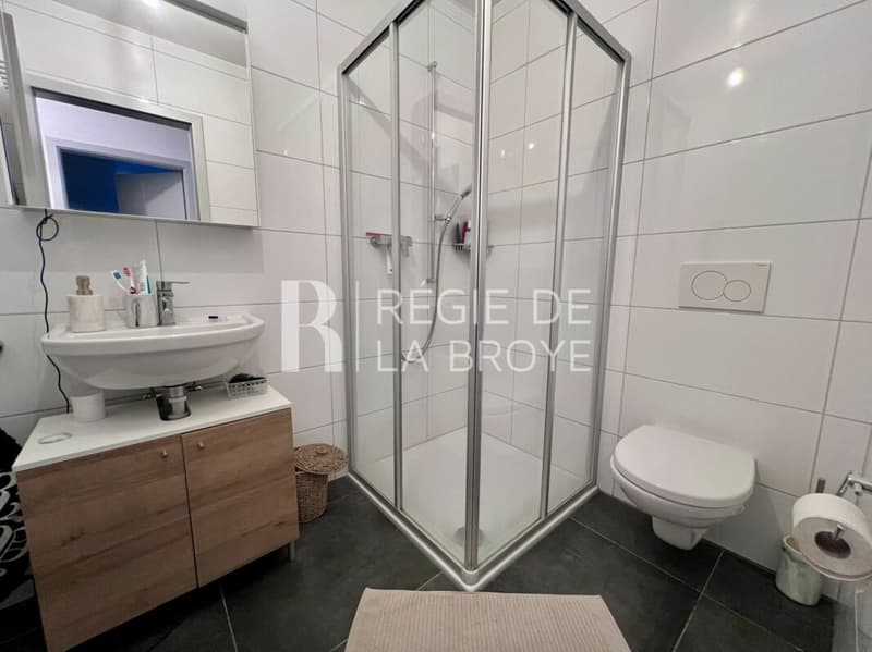 Wohnung mit 3.5 Zimmern in Fétigny (9)