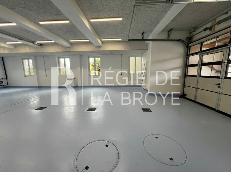 Local - dépôt d'env. 140 m² à Bussy (1)