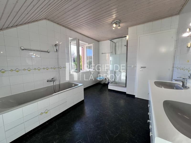 Villa individuelle de 5.5 pièces à Fétigny (18)