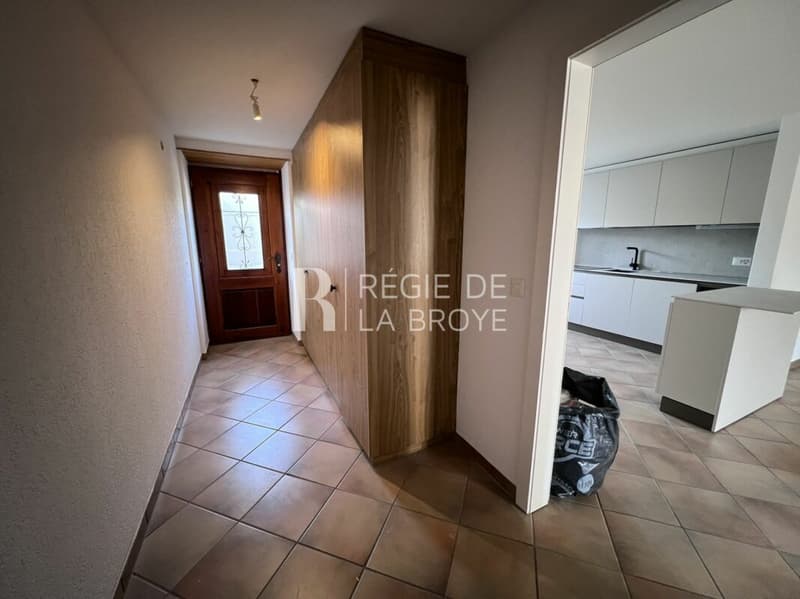 Appartement rénové de 2.5 pièces à Champtauroz (12)