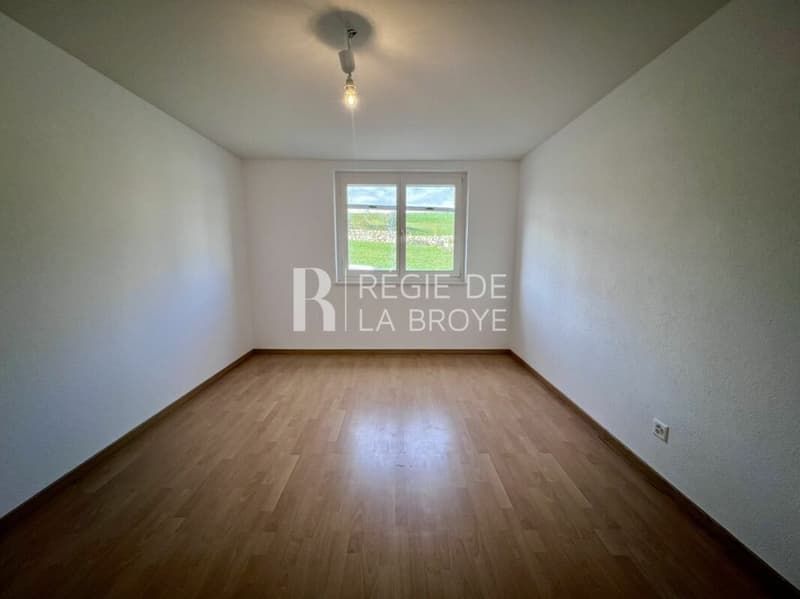 Appartement rénové de 2.5 pièces à Champtauroz (10)