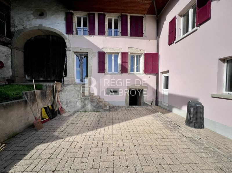 Appartement rénové de 2.5 pièces à Champtauroz (13)