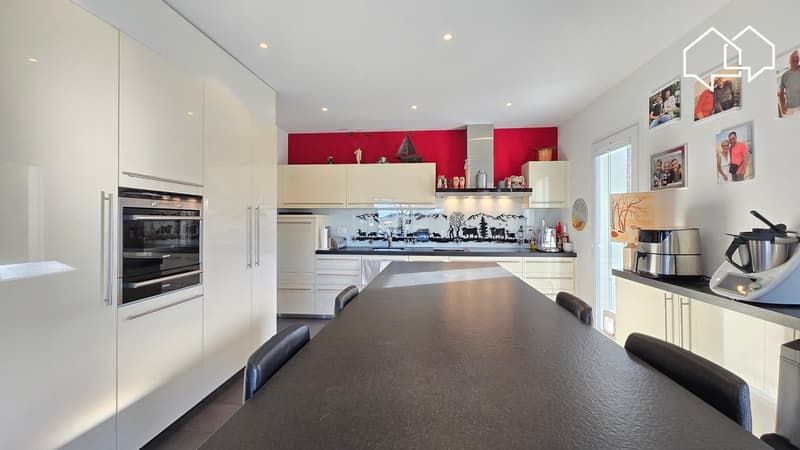 Villa moderna con 2 alloggi su un lotto di 1400m² (6)