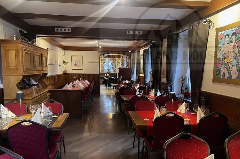 Ristorante e immobile di rendita a Posat vicino alla natura e alle comodità (6)