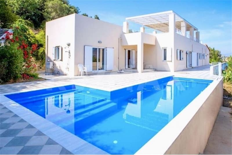 Haven of peace in Crete, Villa with pool amidst olive trees (2)