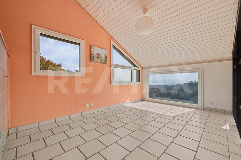 Per gli amanti della ristrutturazione: casa familiare con vista lago (7)