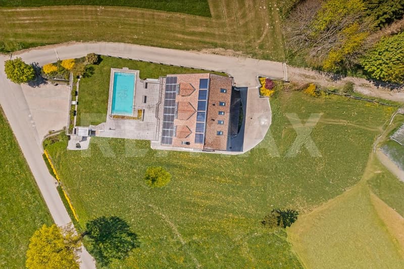 Près de 400 m² pour vivre, recevoir et créer (1)