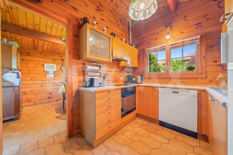 5 minutes from Vaulruz: chalet house on a 1,198 m² plot (8)