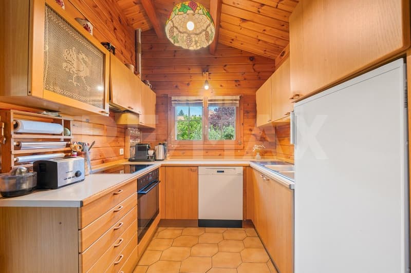 5 minutes from Vaulruz: chalet house on a 1,198 m² plot (9)