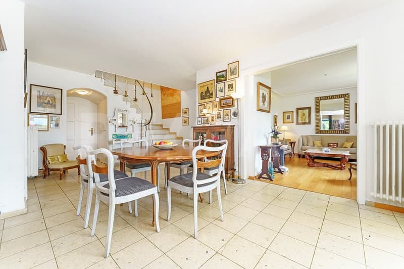 Avec magnifique villa, grande parcelle constructible (8)