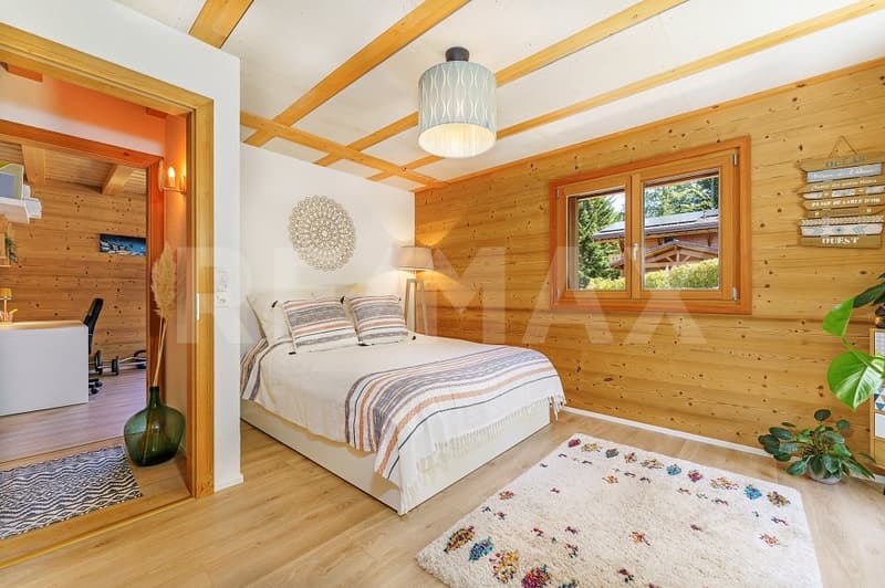 Ein 4.5-Zimmer-Apartment, in dem sich das Innere natürlich nach außen erstreckt (10)