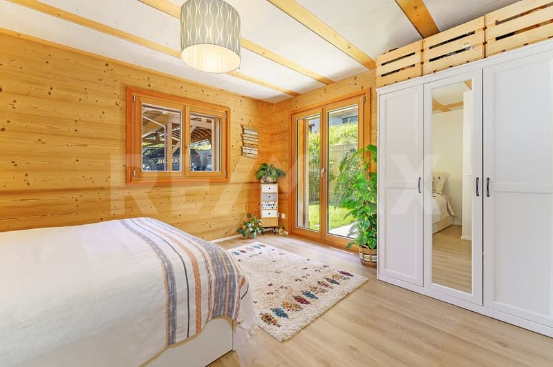 Ein 4.5-Zimmer-Apartment, in dem sich das Innere natürlich nach außen erstreckt (11)