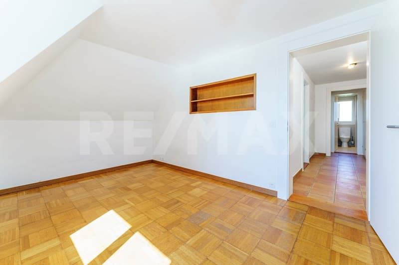 Lumineux appartement de 2,5 pièces avec balcon et vue sur le lac (7)