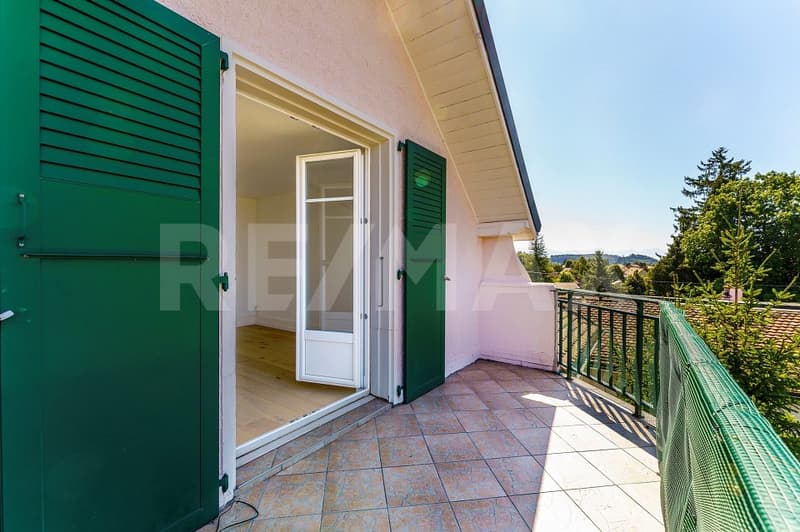 Lumineux appartement de 2,5 pièces avec balcon et vue sur le lac (13)