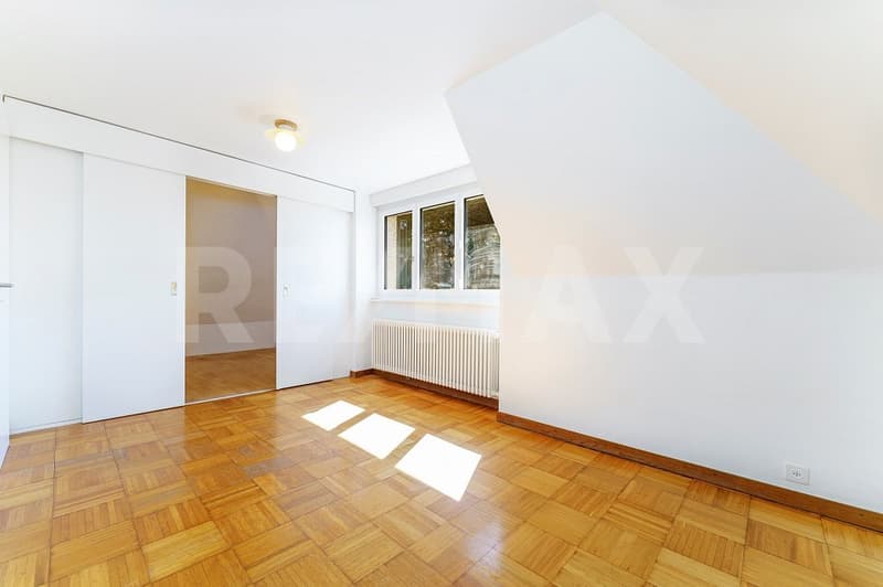Lumineux appartement de 2,5 pièces avec balcon et vue sur le lac (6)