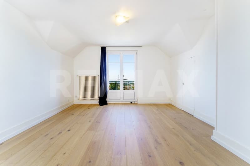Lumineux appartement de 2,5 pièces avec balcon et vue sur le lac (3)