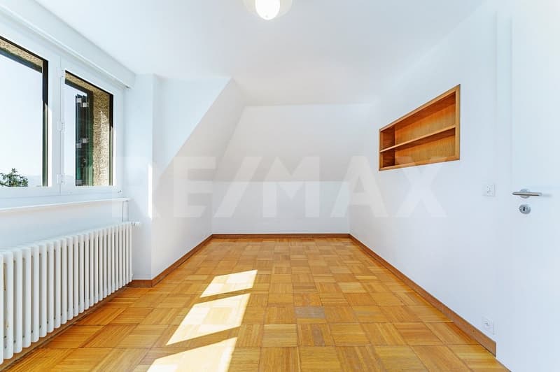 Lumineux appartement de 2,5 pièces avec balcon et vue sur le lac (8)