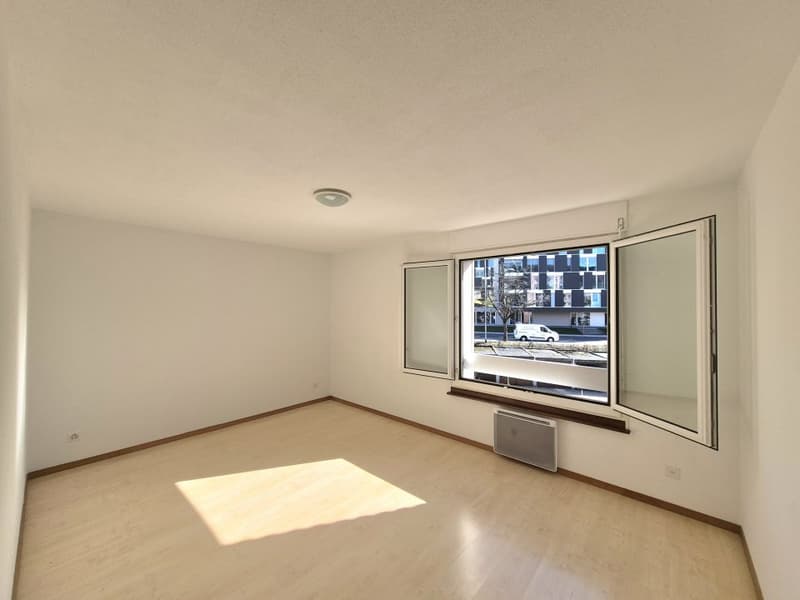 00078 - 5-Zimmer-Wohnung im 2. Stock, mit 2 Balkonen und einem individuellen Abstellraum. - Helvétie 48 - La Chaux-de-Fonds (6)