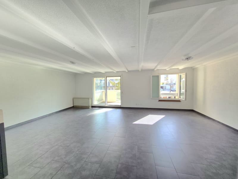00078 - 5-Zimmer-Wohnung im 2. Stock, mit 2 Balkonen und einem individuellen Abstellraum. - Helvétie 48 - La Chaux-de-Fonds (4)