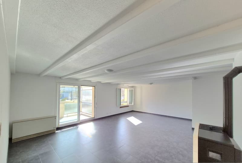 00078 - Appartement de 5 pièces au 2ème étage, avec 2 balcons, et un box individuel. - La Chaux-de-Fonds (3)